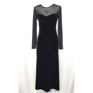 Vintage black velvet long sleeve dress size 6